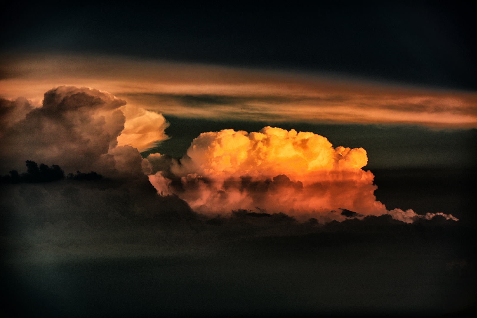 Schäfchenwolken in der Sonne