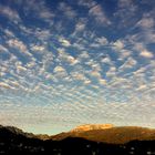 Schäfchenwolken über dem Ifen am frühen Morgen