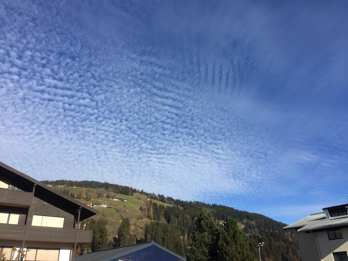 Schäfchenwolkenherde