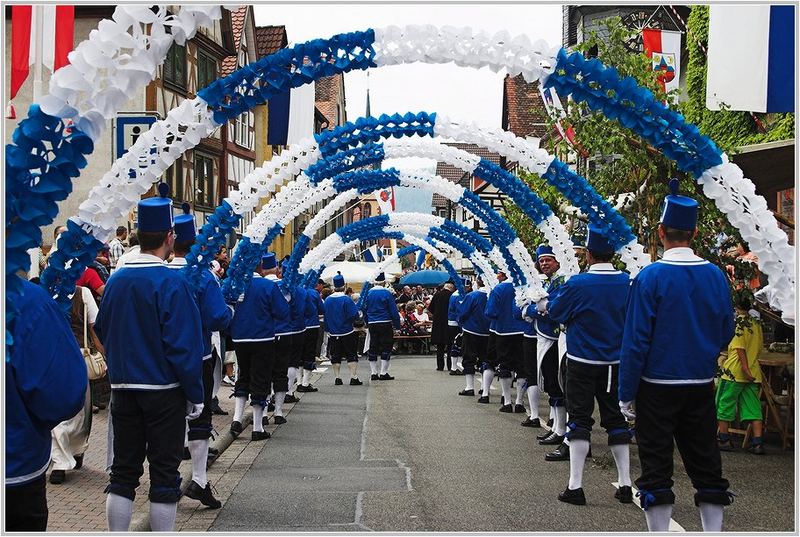 Schäffler beim Historischen Stadtfest in Stadtprozelten/Main