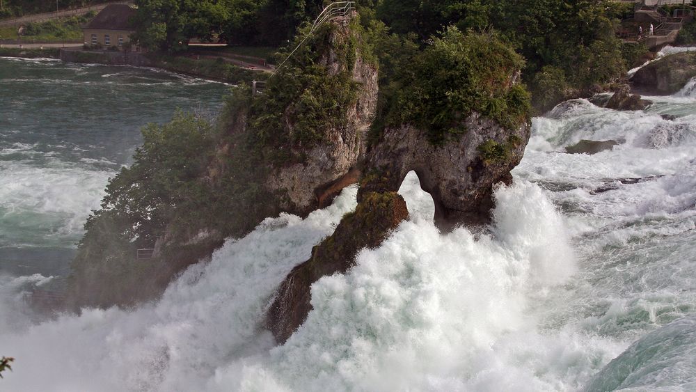 Schaffhausen Rheinfälle an einem tollen Tag in der Schweiz