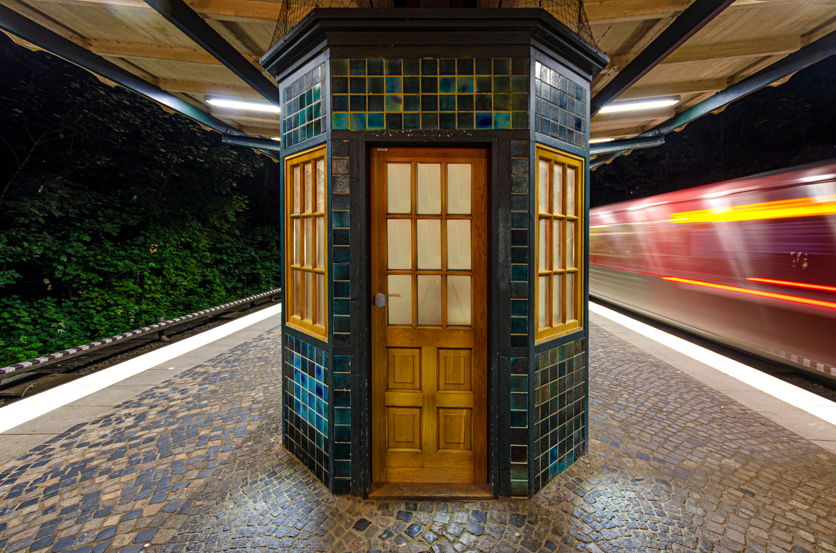 Schaffnerhäuschen U-Bahn Sierichstraße Hamurg