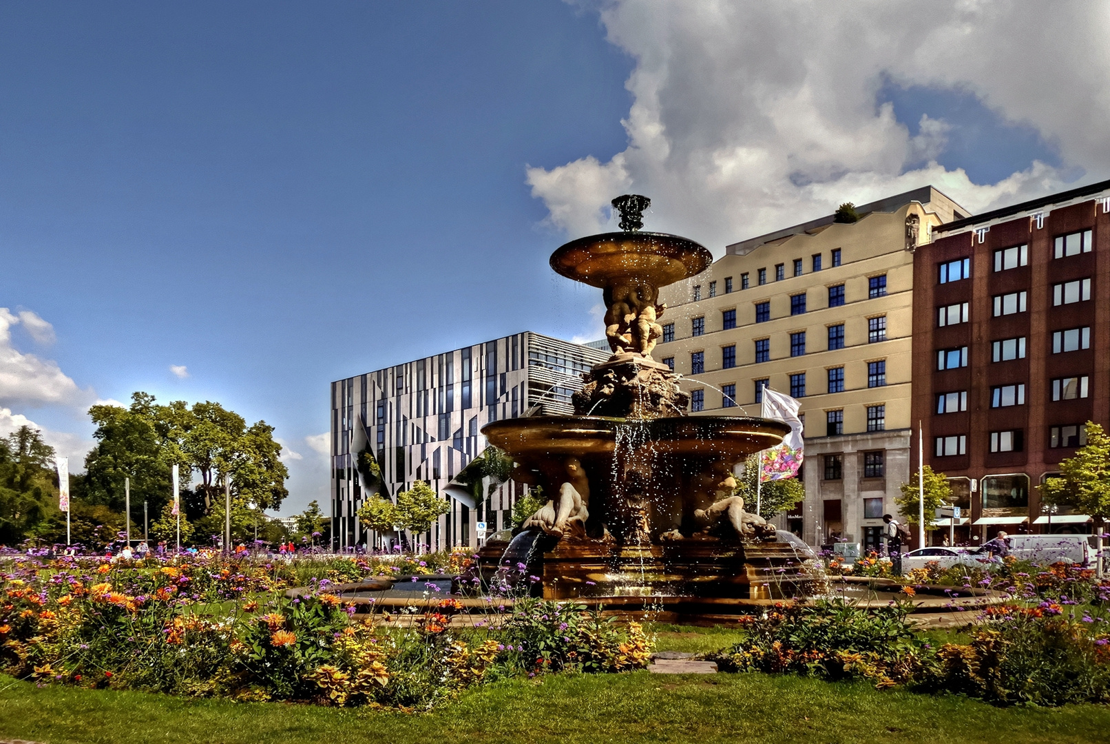 Schalenbrunnen am Coneliusplatz