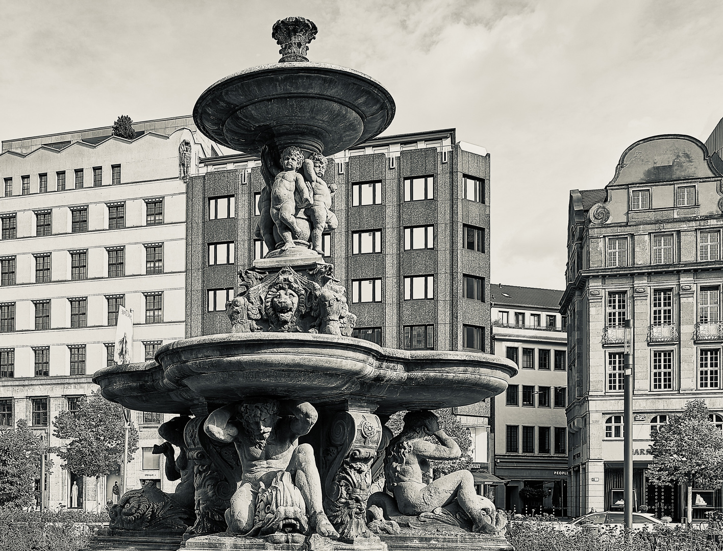 Schalenbrunnen Düsseldorf