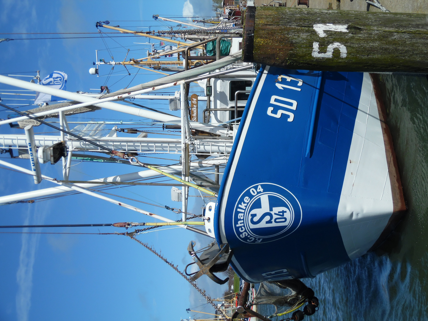 Schalke Schiff im Büsumer Hafen