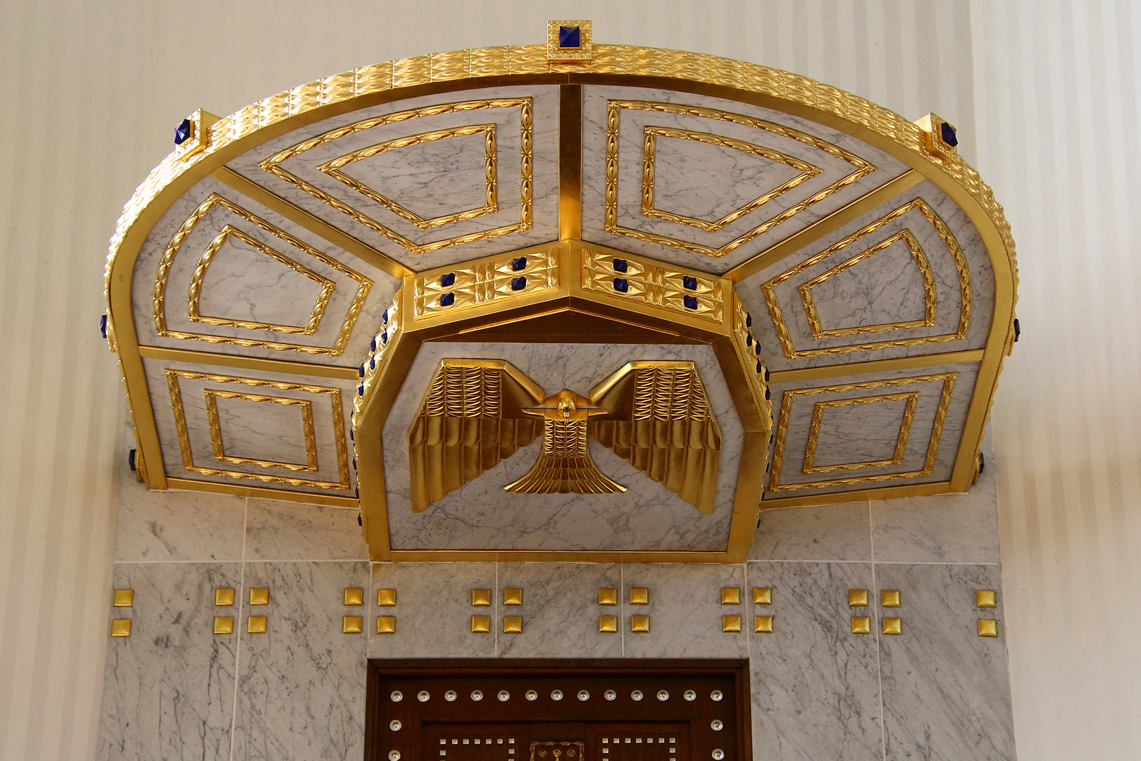 Schalldeckel in der Kirche am Steinhof