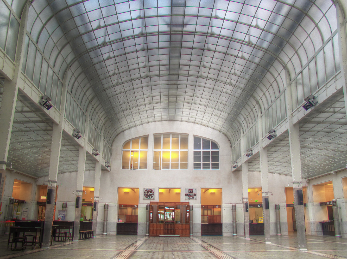 Schalterhalle der Postparkasse in Wien