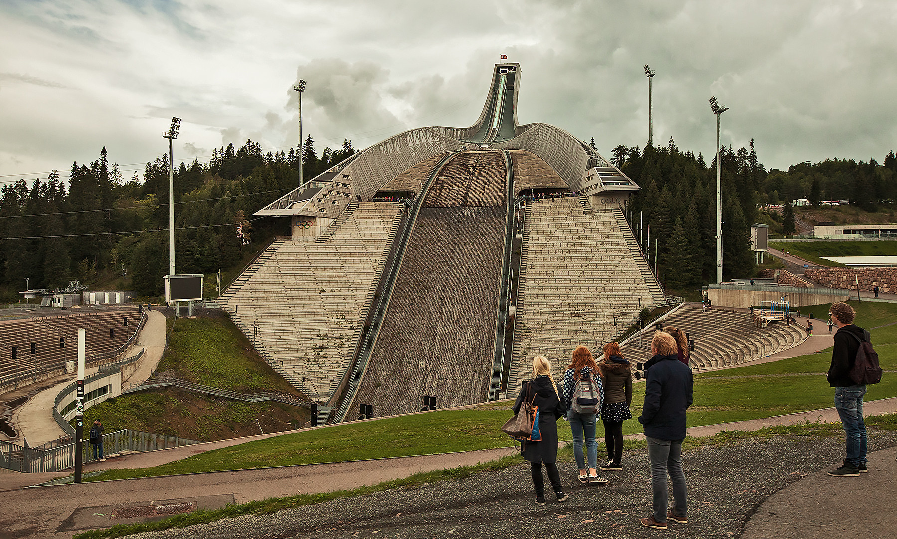 Schanze am Holmenkollen mit.Ski-Jumper