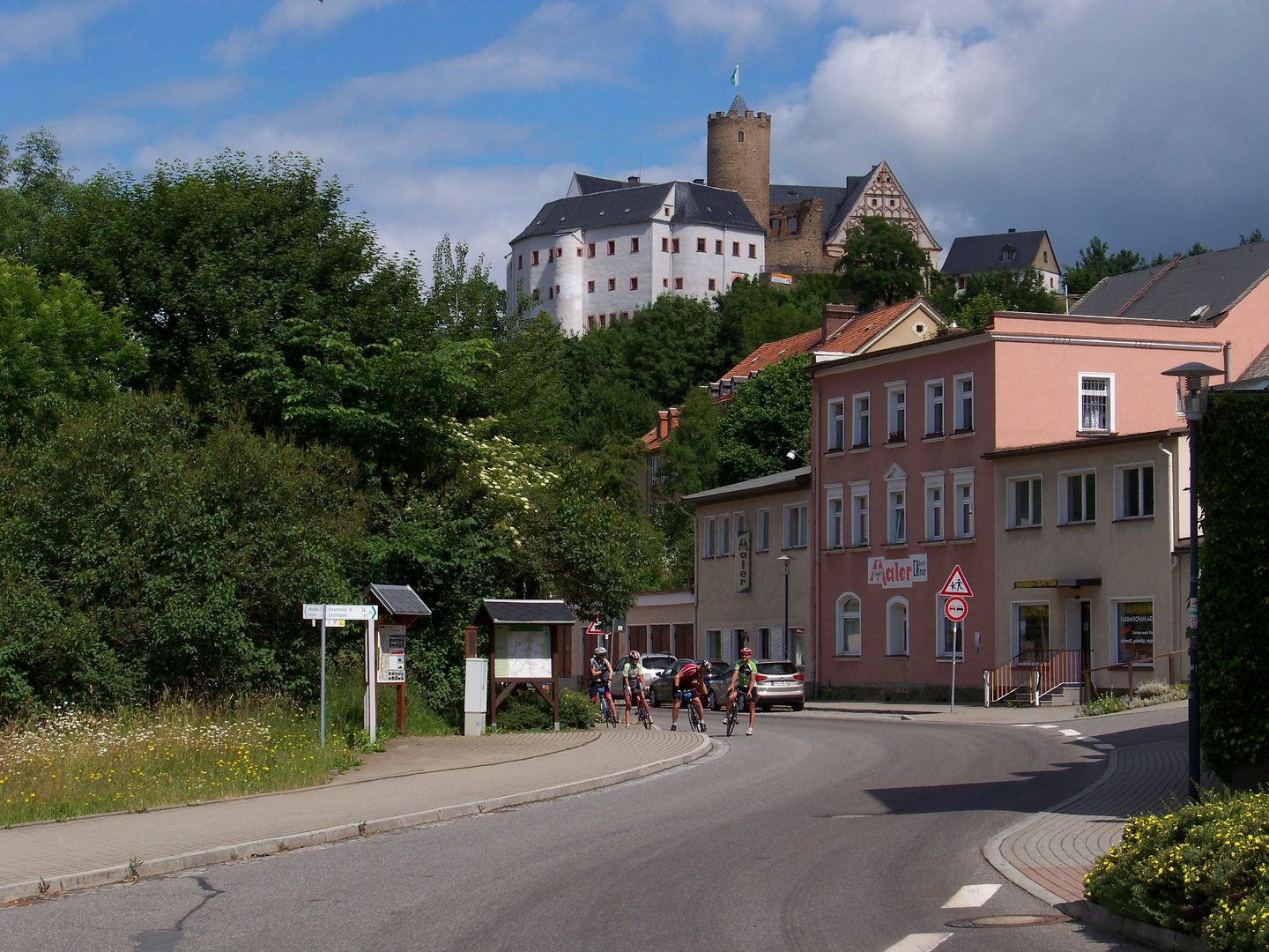Scharfenstein, Ansicht mit Burg