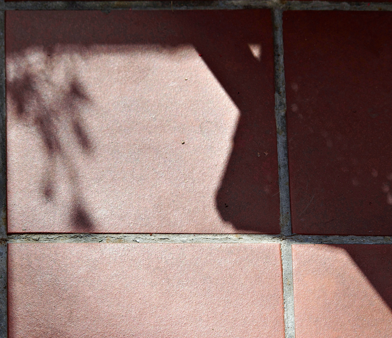 Schatten auf dem Balkon ...