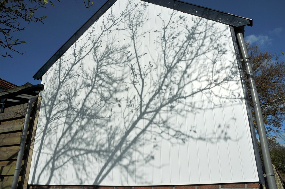 Schatten auf der Halle