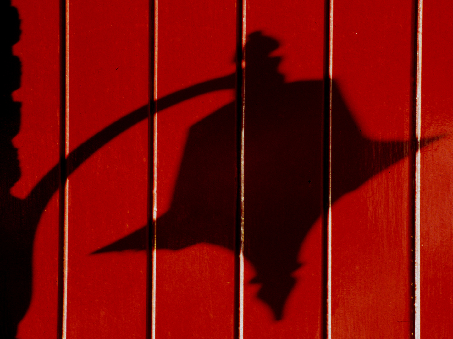 Schatten auf rot