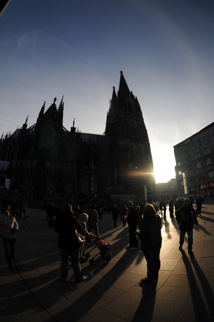 Schatten der Menschheit und der Kölner Dom