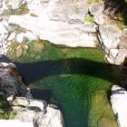 schatten einer brücke