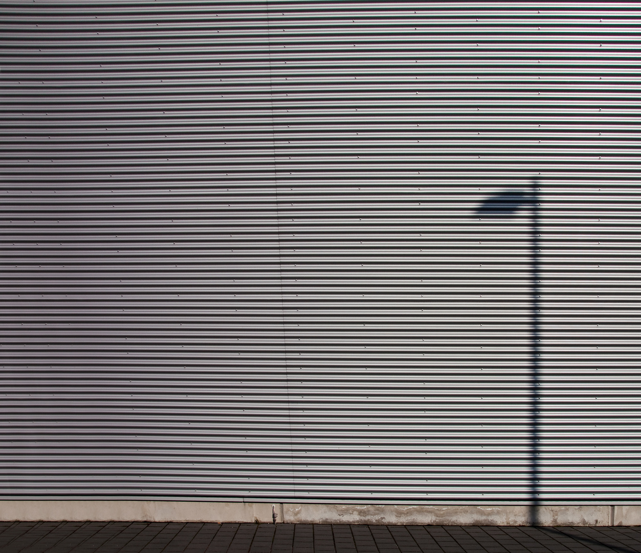 Schatten einer Straßenlaterne