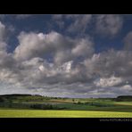 Schatten huschen über das Land