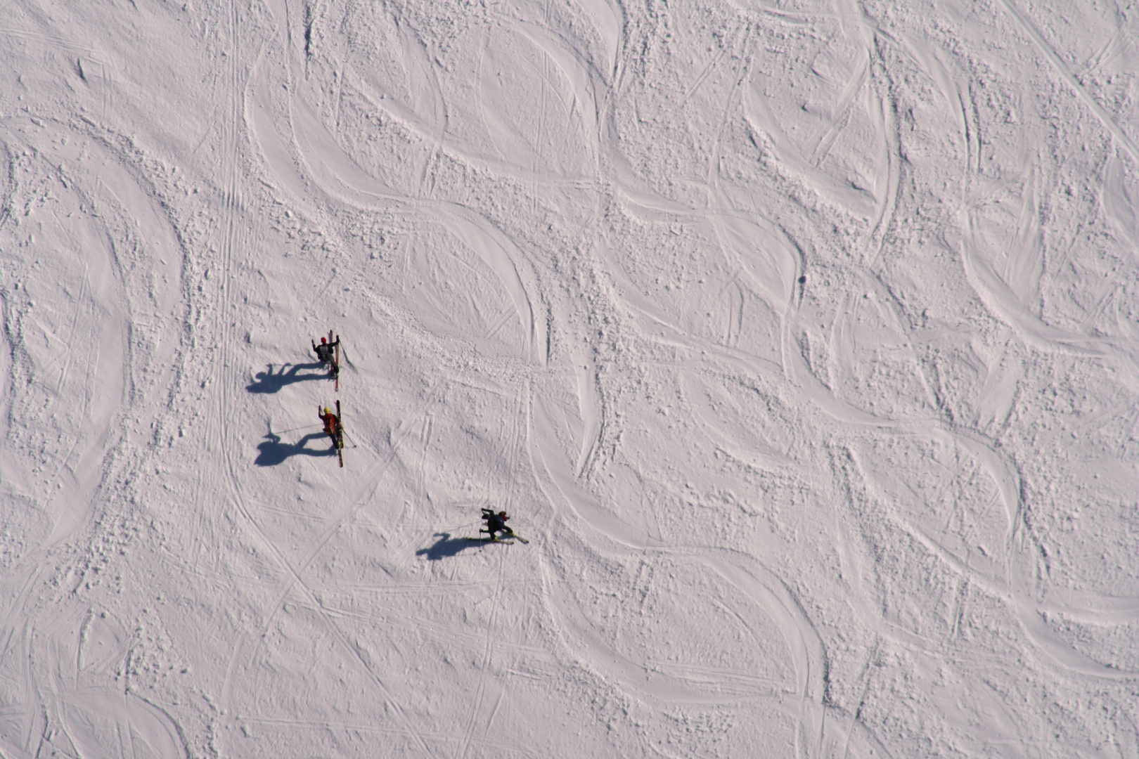 Schatten im Schnee