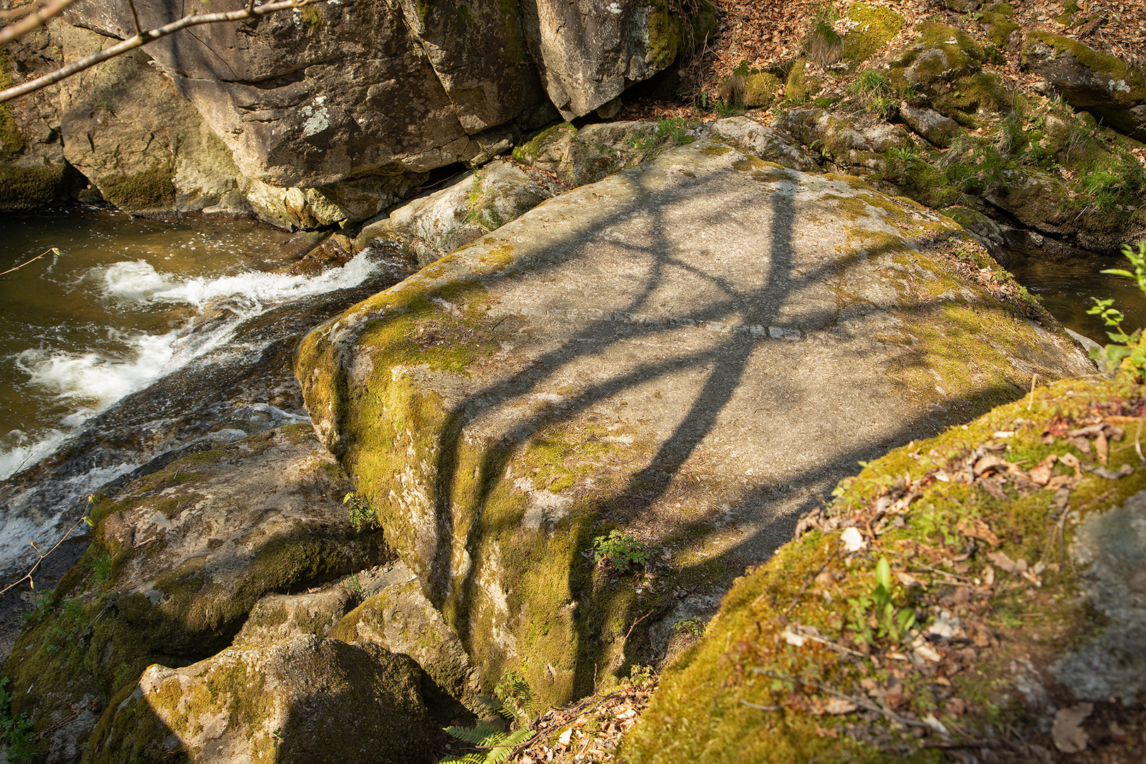 "Schatten-Stein"