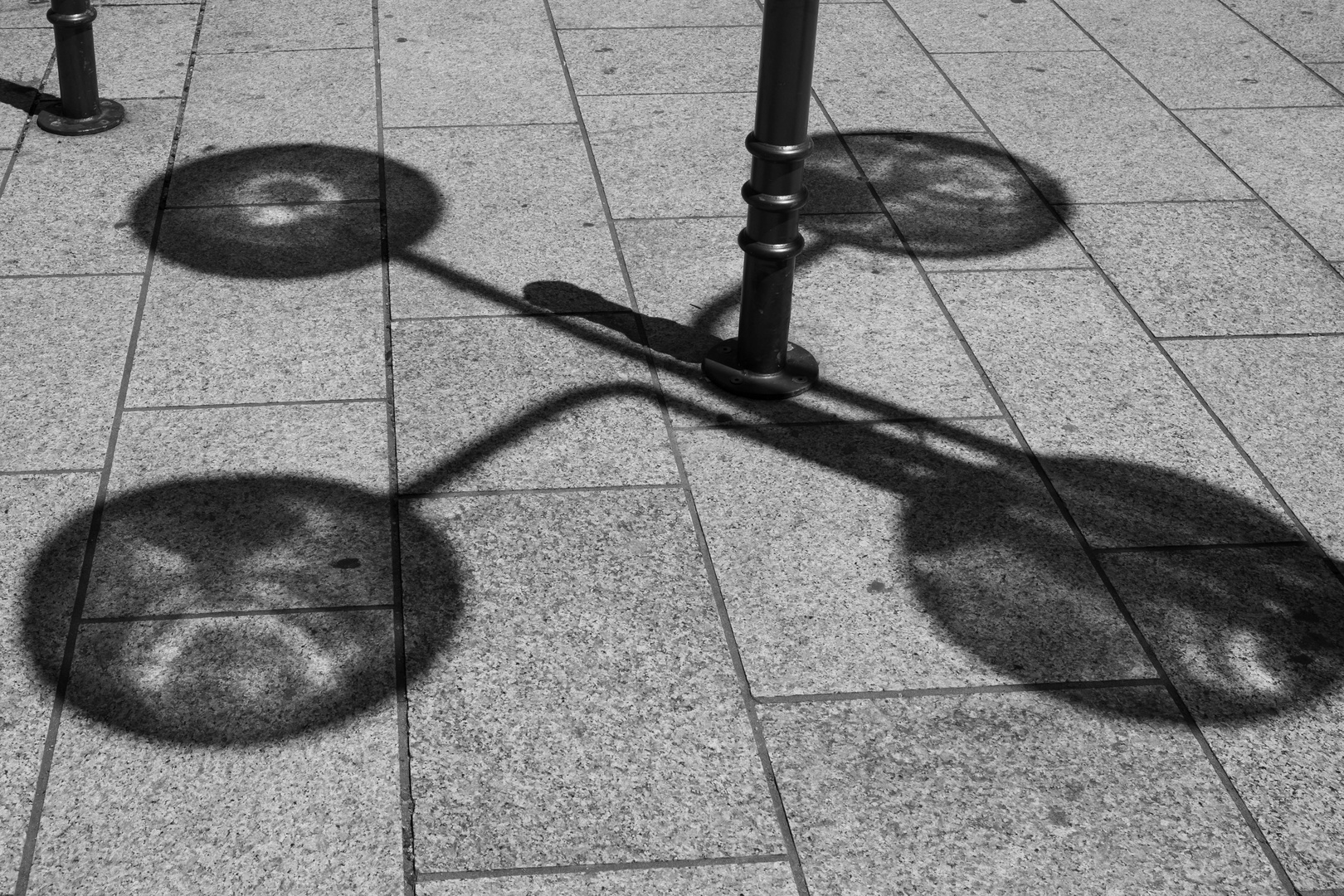 Schatten von Straßenlaternen