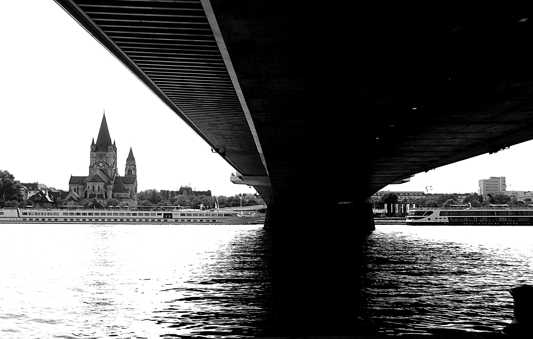 Schattenplatz an der Donau