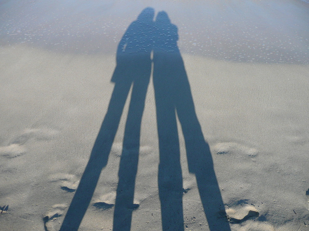 Schattenspiel am Strand