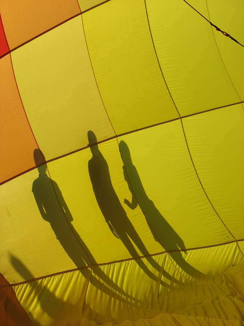 Schattenspiel im Heißluftballon