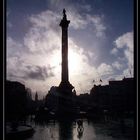 ...Schattenspiel "Lord Nelson" Trafalgar Square...