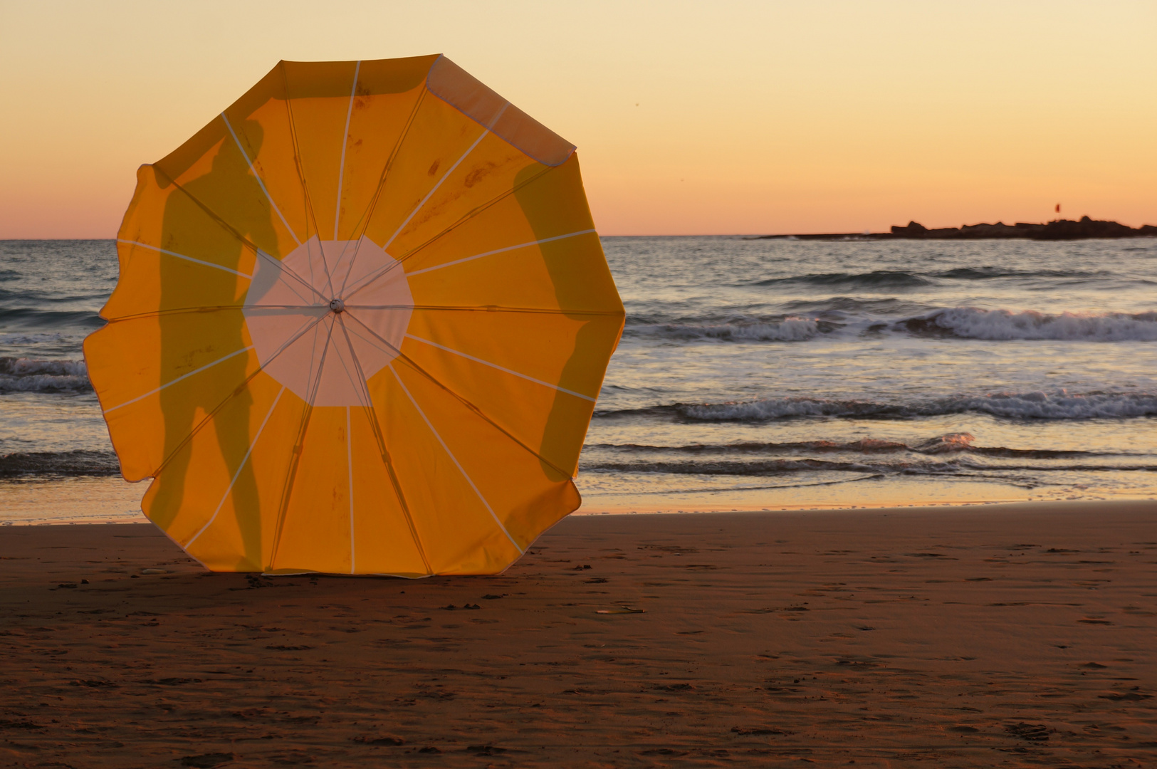 Schattenspiele am Strand