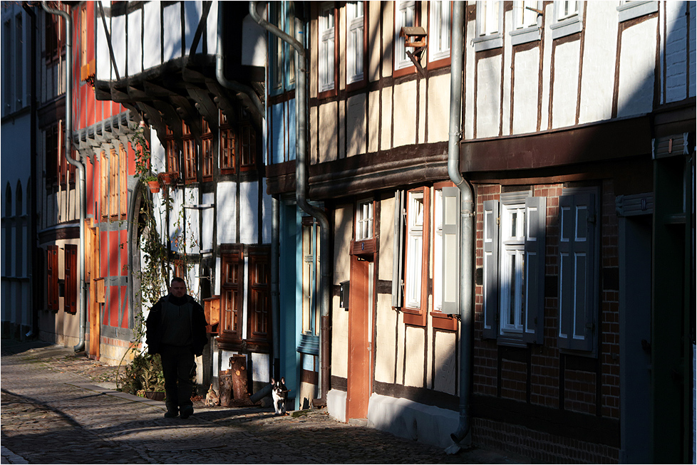 Schattenspiele auf Fachwerk