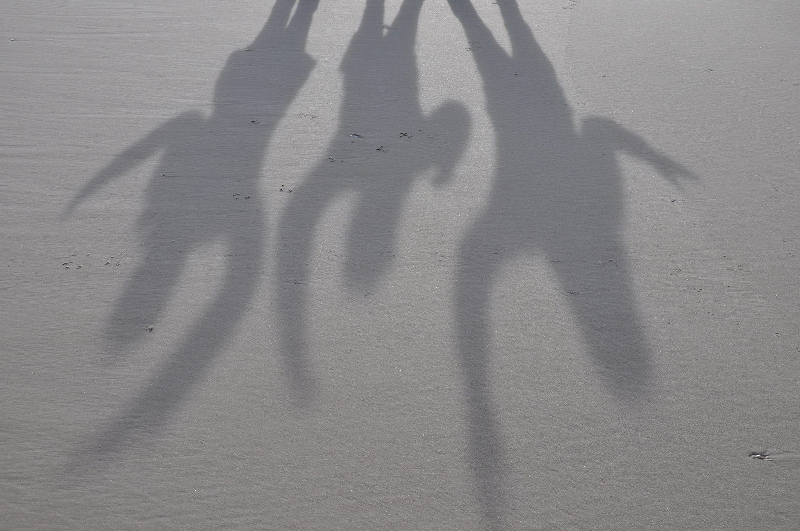 Schattenspiele im Sand