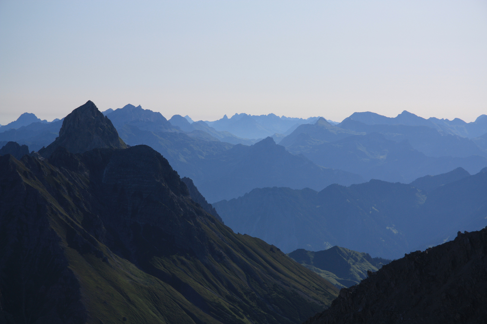 Schattierungen im Gebirge