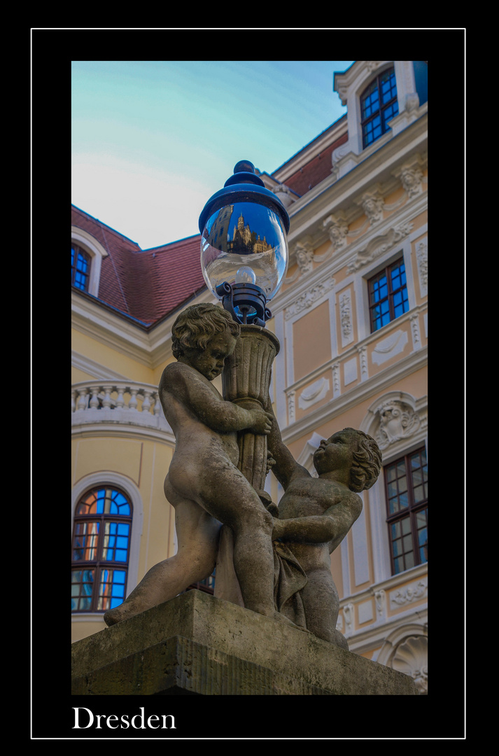 Schau in die Lampe...Dresden Grand Hotel Taschenbergpalais