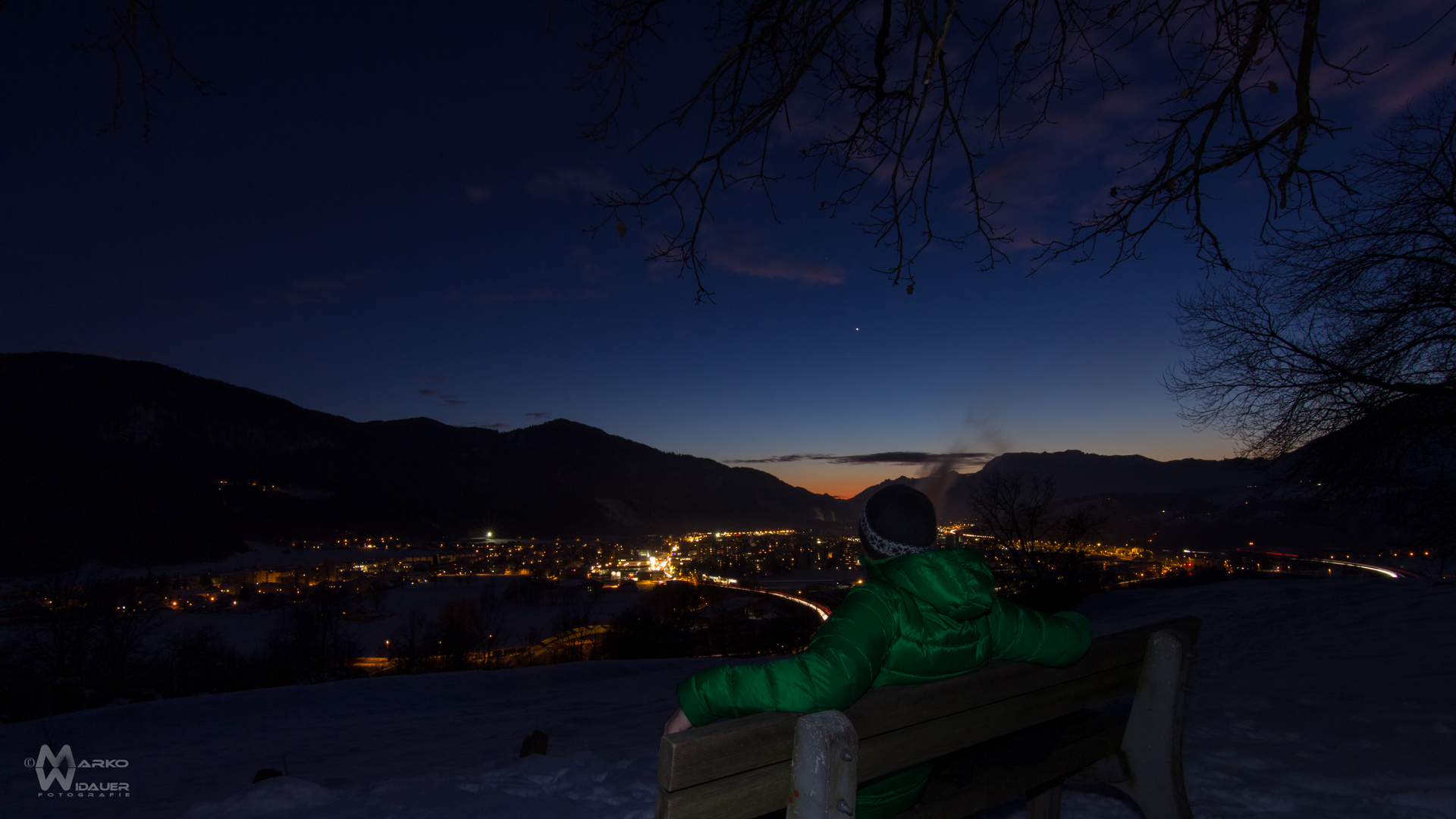 Schau mal, die Nacht erwacht