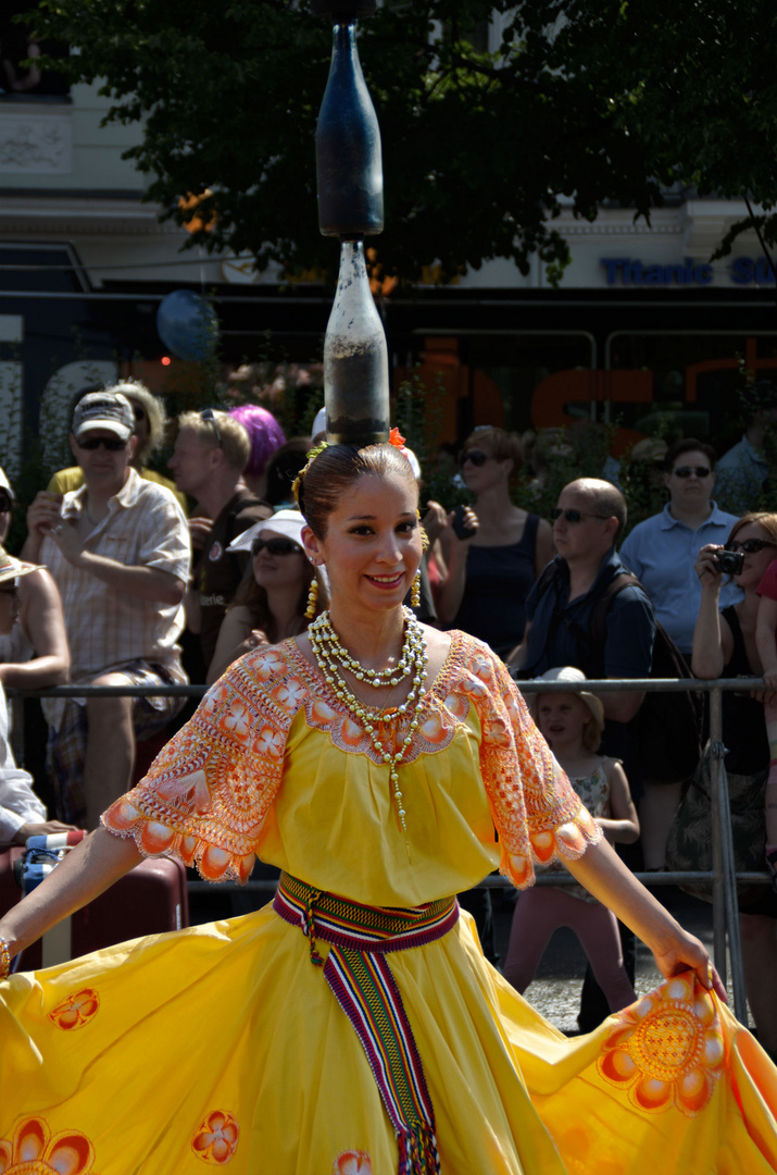 Schau mir auf die Flaschen! - Karneval der kulturen 2014