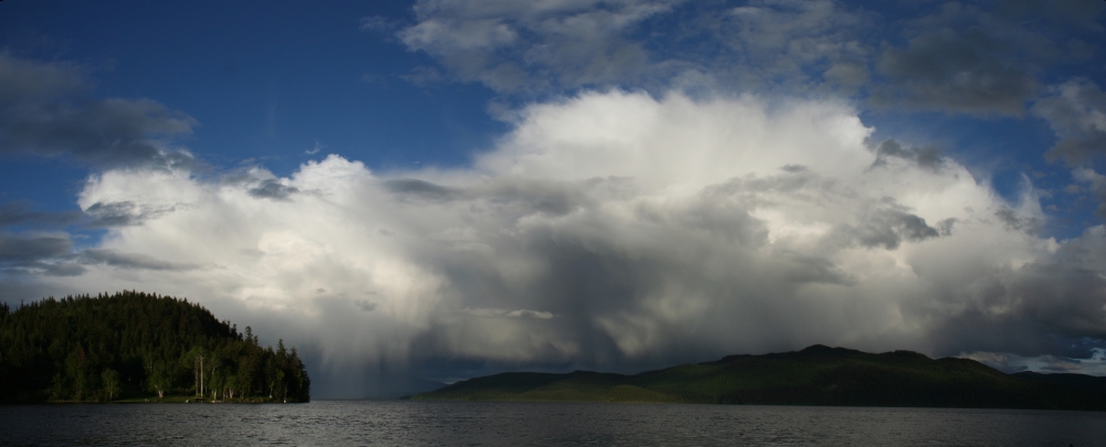 Schauer am Canim Lake