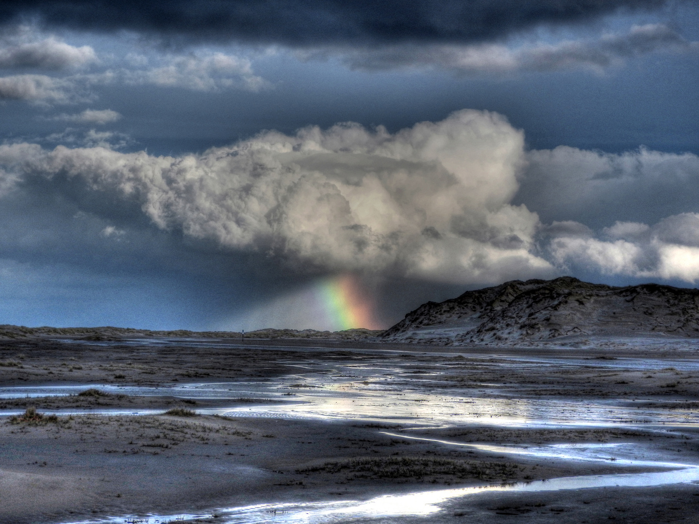 Schauerwolke am Strand von Norderney