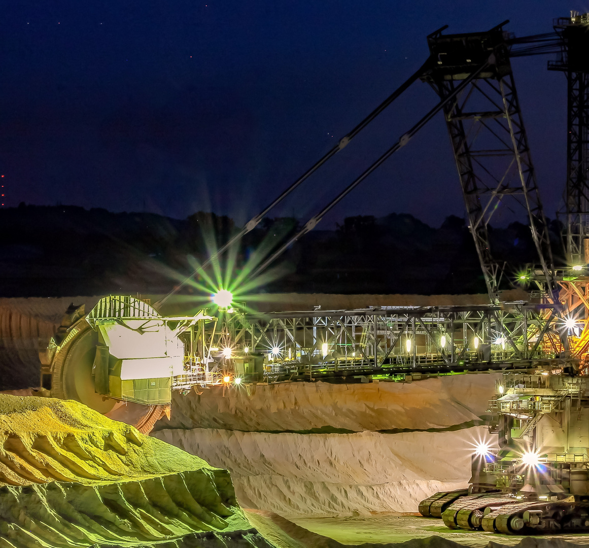 Schaufelradbagger 255 im Vorschnitt Tagebau Inden