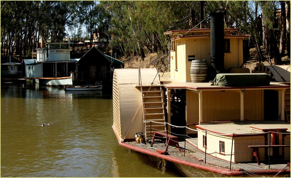 Schaufelraddampfer "Adelaide" und "Hero" in Echuca