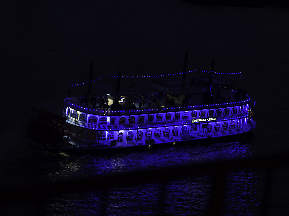 Schaufelradschiff bei Nacht (MS Louisiana Star) Blue Monday