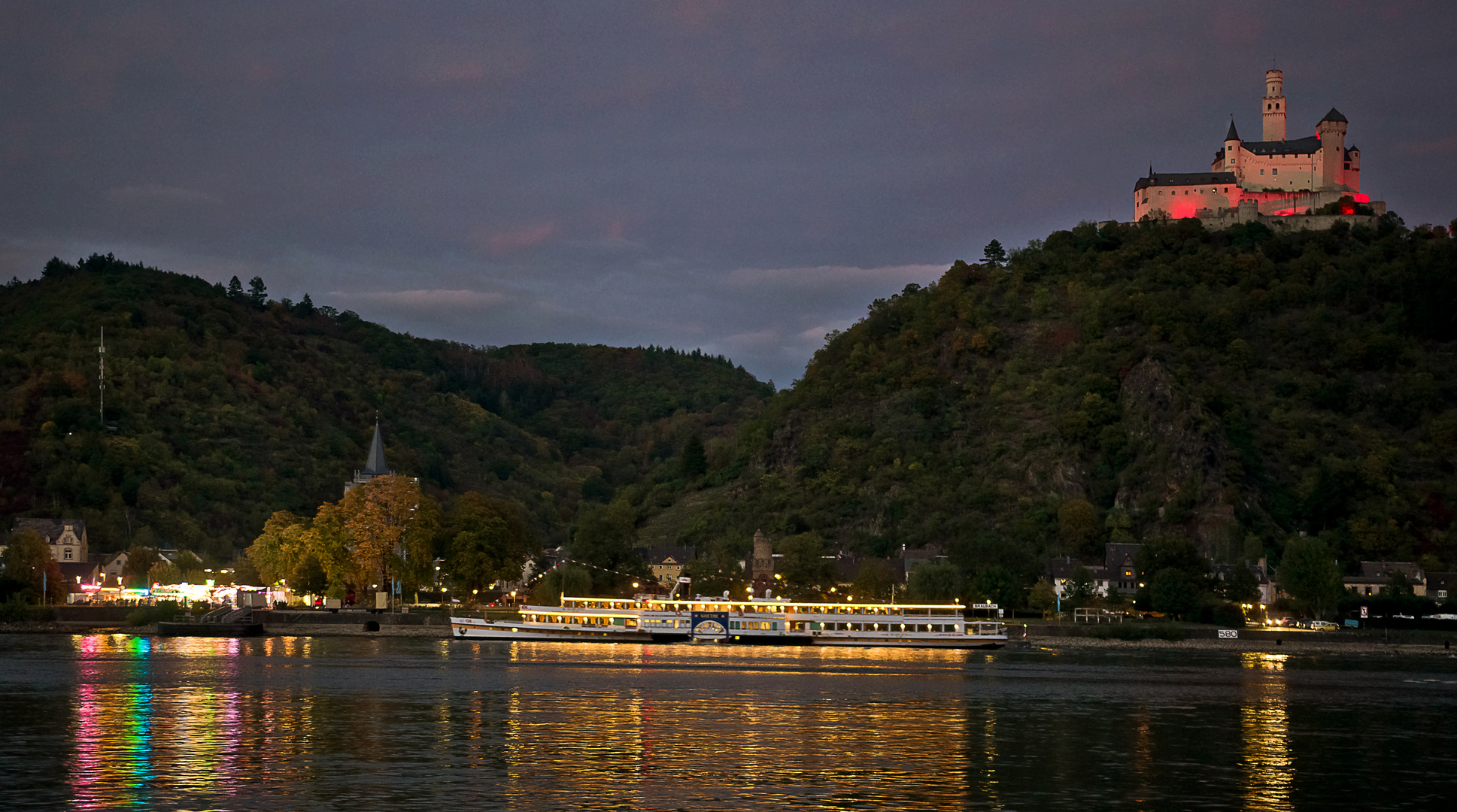 Schaufelradschiff "Goethe" vor der Marksburg