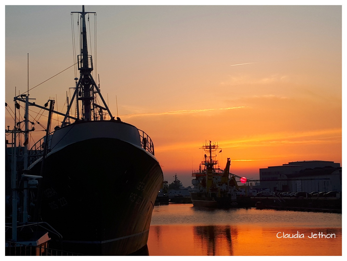 Schaufenster Fischereihafen am Abend