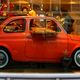 Schaufenster mit "Fiat Cinquecento" in London