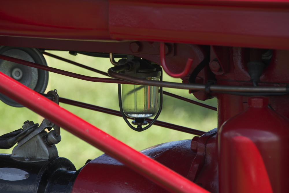 Schauglas eines Farmall Traktores