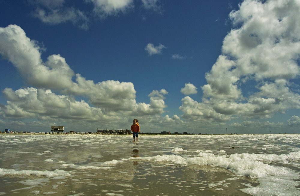 Schaum und Wolken