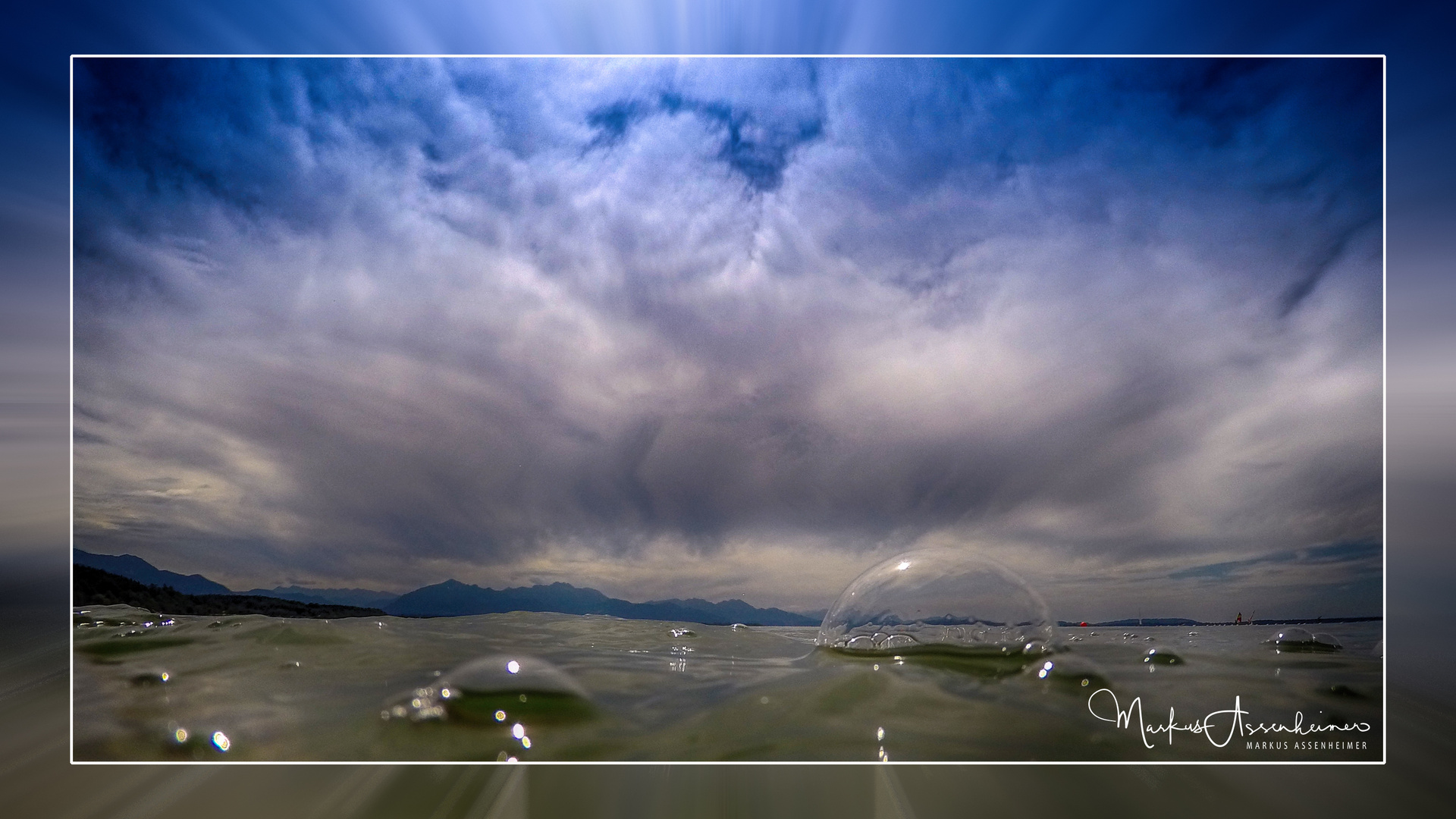 Schaumblasen auf dem Chiemsee