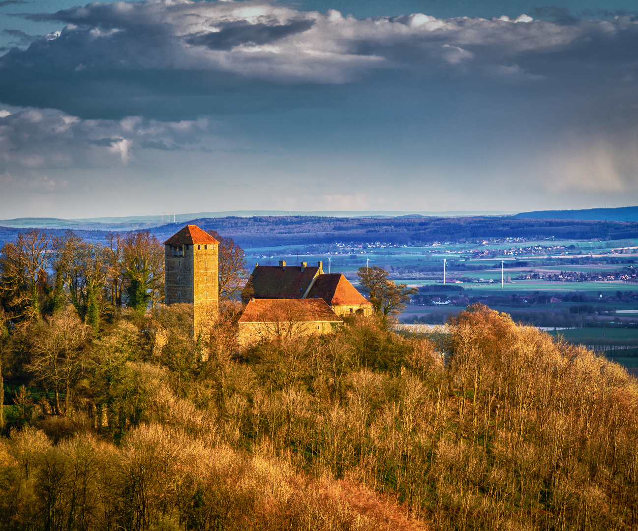 Schaumburg im Abendlicht