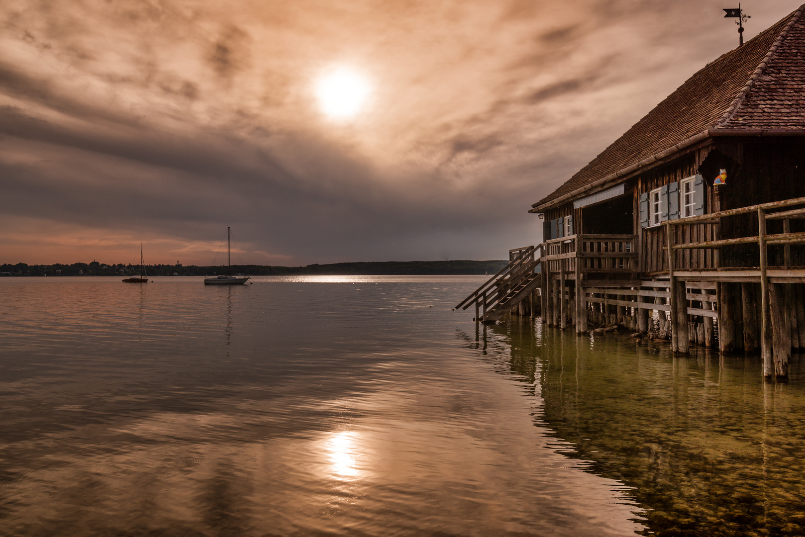 Schauspiel über dem See