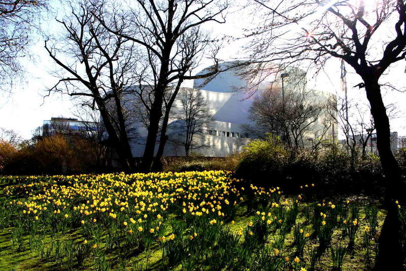 Schauspielhaus im Frühling 2007