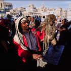 Schausteller und Affe am Bab al Jemen, Sanaa.