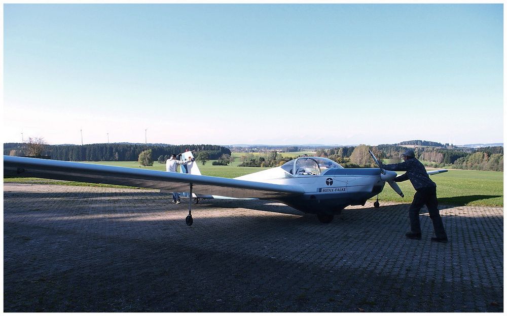 Scheibe Flugzeugbau SF-25 C "Falke"